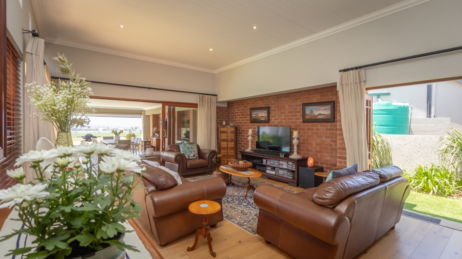 3 Bedroom Property for Sale in The Coves North West